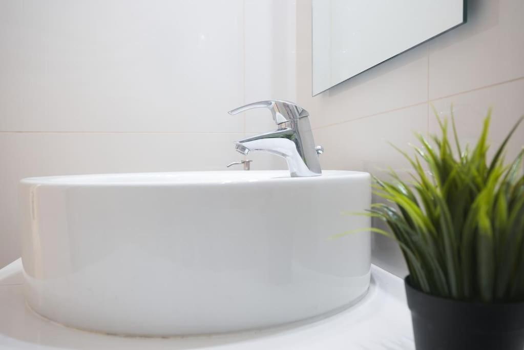 Syntagma Square, 70Sqm Pentelis Sunny Apartment Атина Екстериор снимка