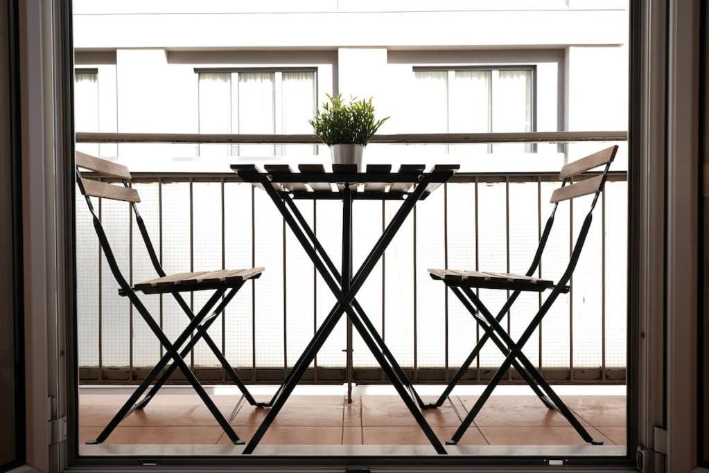 Syntagma Square, 70Sqm Pentelis Sunny Apartment Атина Екстериор снимка
