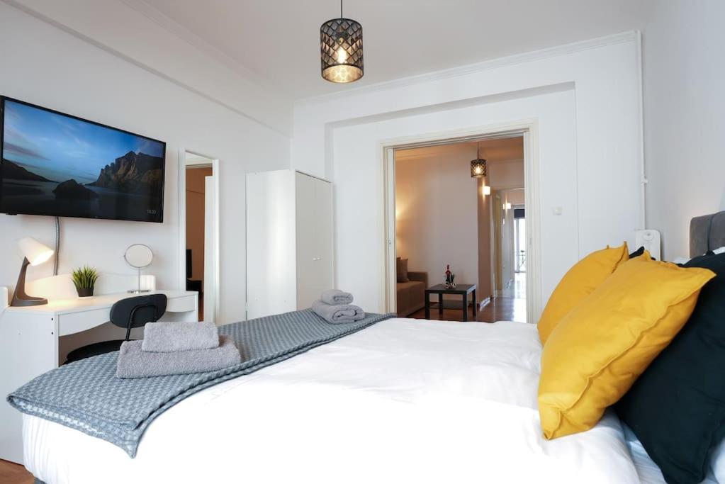 Syntagma Square, 70Sqm Pentelis Sunny Apartment Атина Екстериор снимка